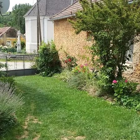 Levendula Apartman Lesencefalu